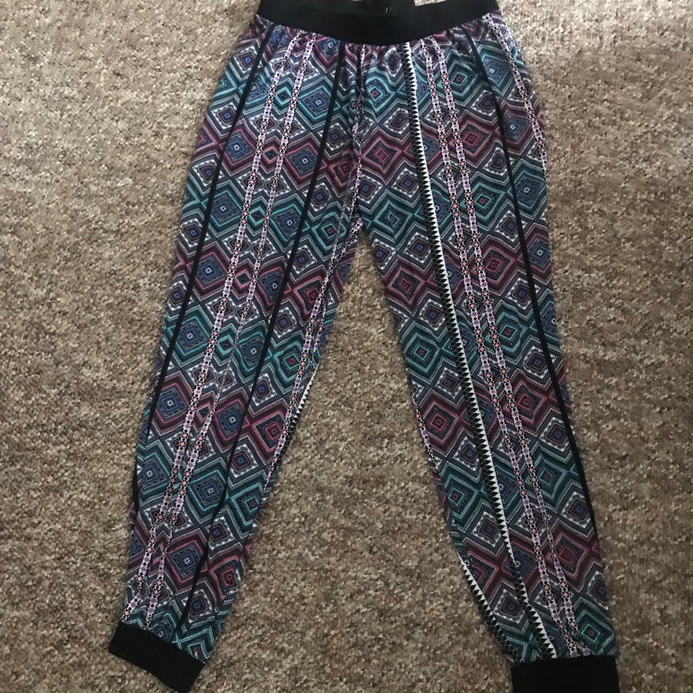 Jogger style patterned pant